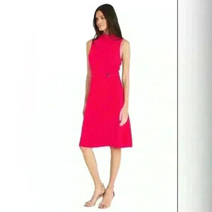 Maggy  London ANÁIS  model  size 2